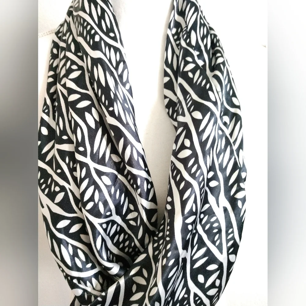 Black White Abstract Floral Twisted Infinity Scarf Circle Loop Fashion